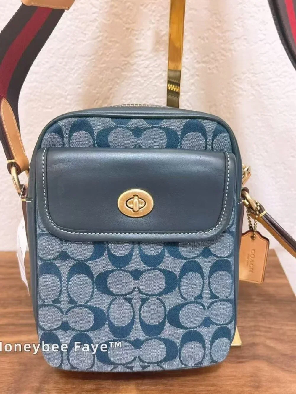 NWT Coach MEN'S HERITAGE CROSSBODY IN SIGNATURE CHAMBRAY C4034